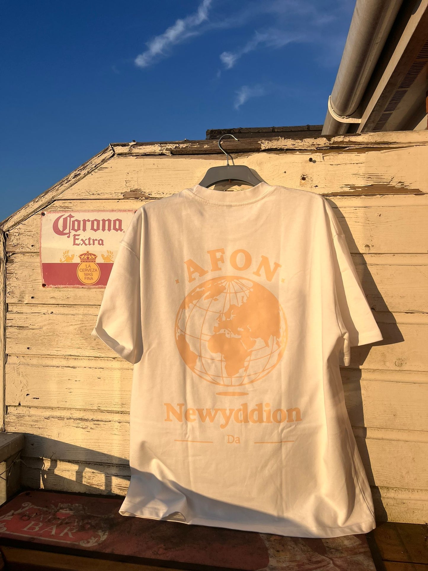 AFON 'Newyddion Da' Heavyweight T-Shirt – White